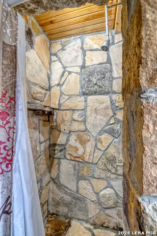 969 WALTER WHITE RANCH RD Leakey, TX 78873