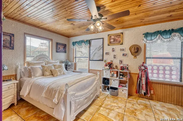 969 WALTER WHITE RANCH RD Leakey, TX 78873