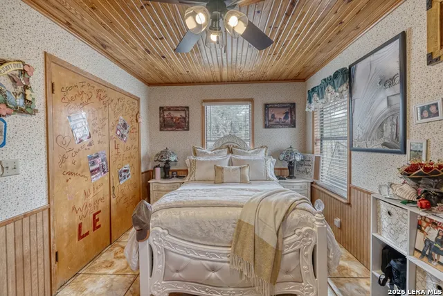 969 WALTER WHITE RANCH RD Leakey, TX 78873