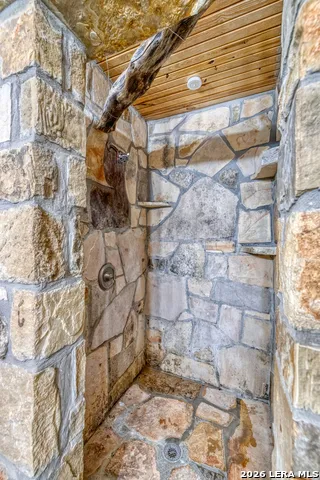 969 WALTER WHITE RANCH RD Leakey, TX 78873