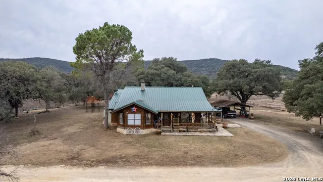 969 WALTER WHITE RANCH RD Leakey, TX 78873