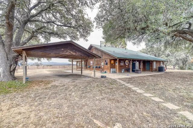 969 WALTER WHITE RANCH RD Leakey, TX 78873