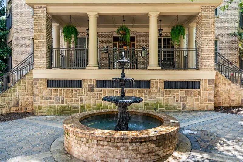 1055 Piedmont Avenue NE #207