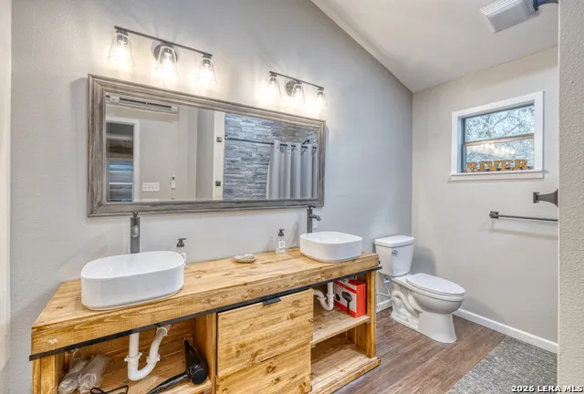 1674 Flat Rock Leakey, TX 78873