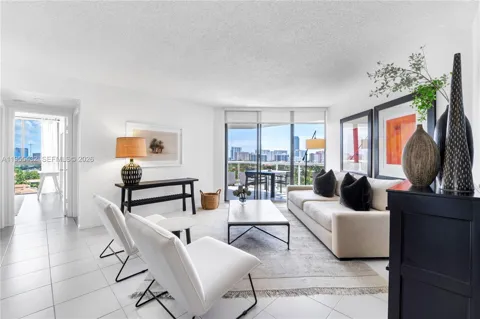 3610 Yacht Club Dr #1001