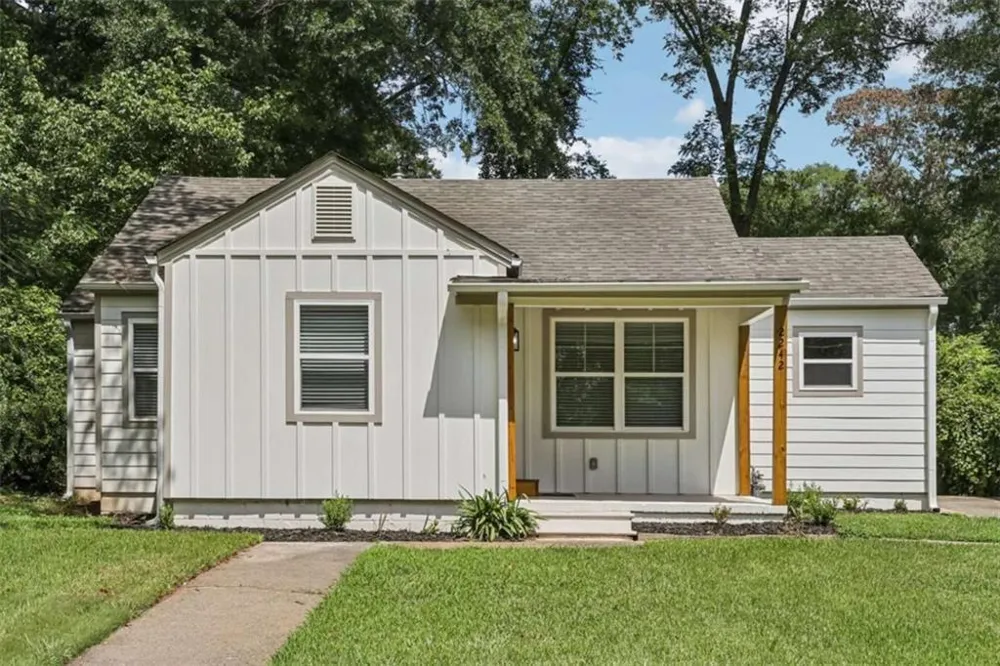 2242 Jernigan Drive SE