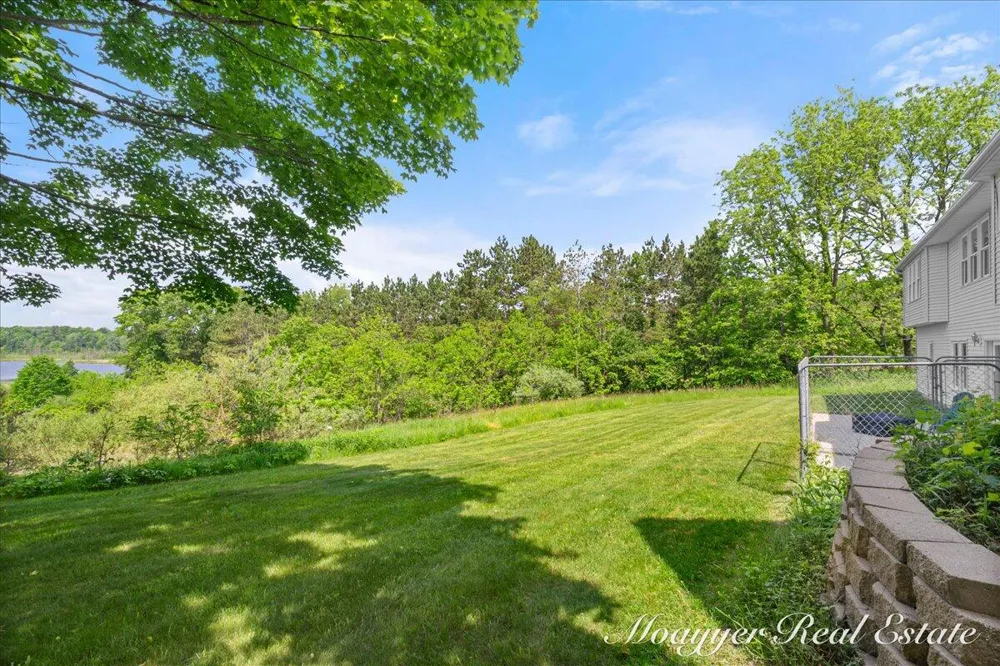10245 Lincoln Lake Road NE Greenville, MI 48838
