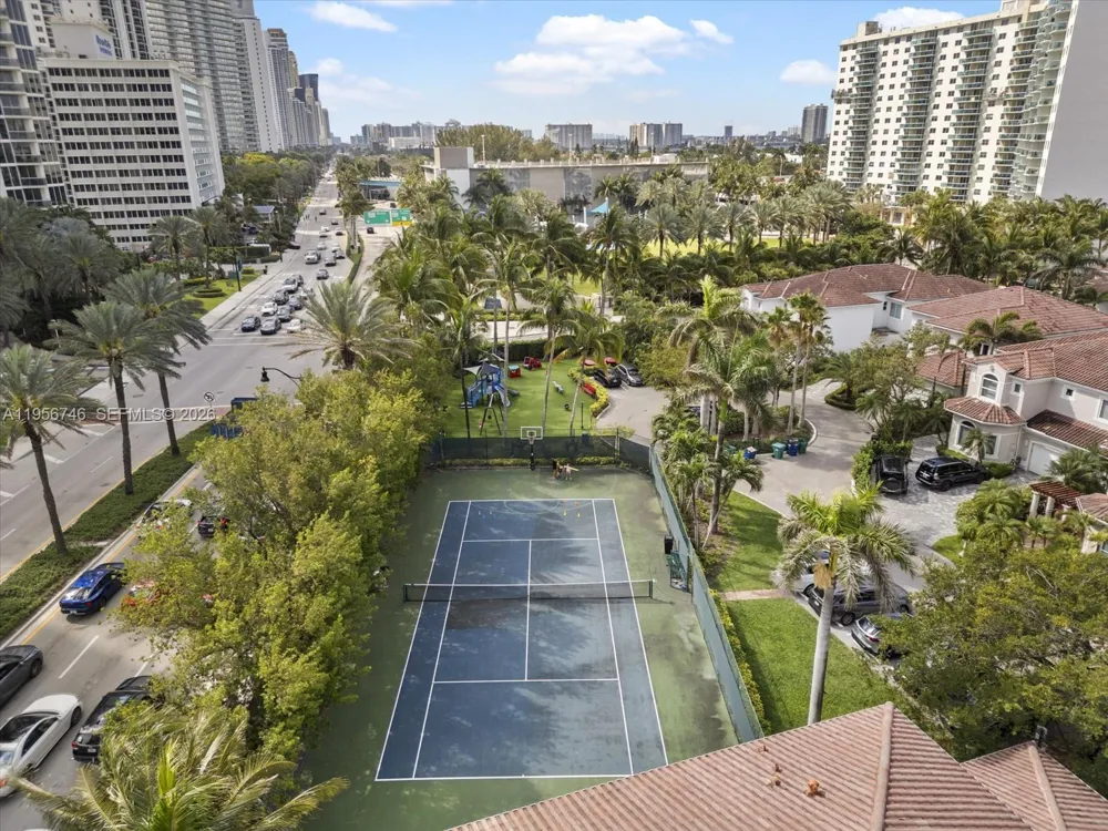 3960 194th Trl Sunny Isles Beach, FL 33160