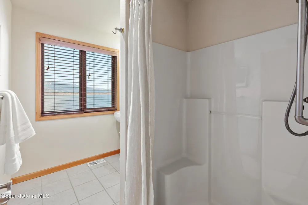 3361 Bottle Bay Road Sagle, ID 83860