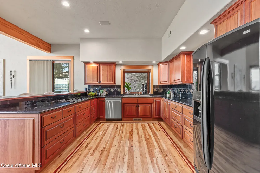 3361 Bottle Bay Road Sagle, ID 83860
