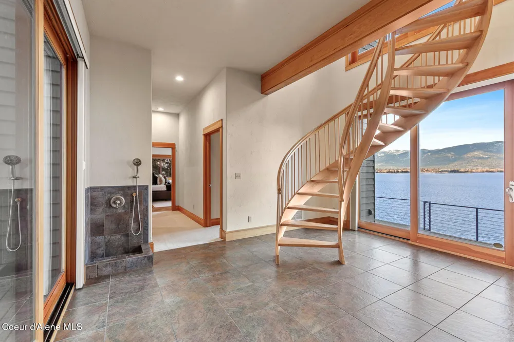 3361 Bottle Bay Road Sagle, ID 83860