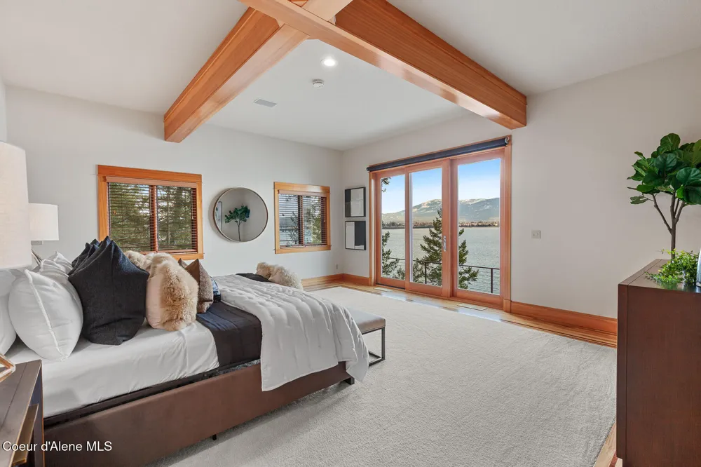 3361 Bottle Bay Road Sagle, ID 83860