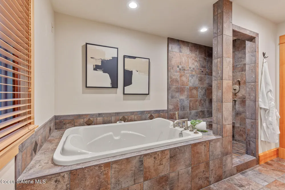 3361 Bottle Bay Road Sagle, ID 83860