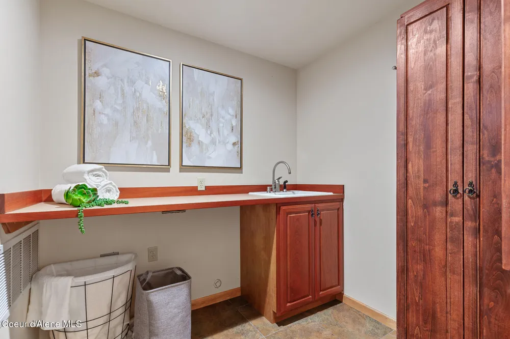 3361 Bottle Bay Road Sagle, ID 83860