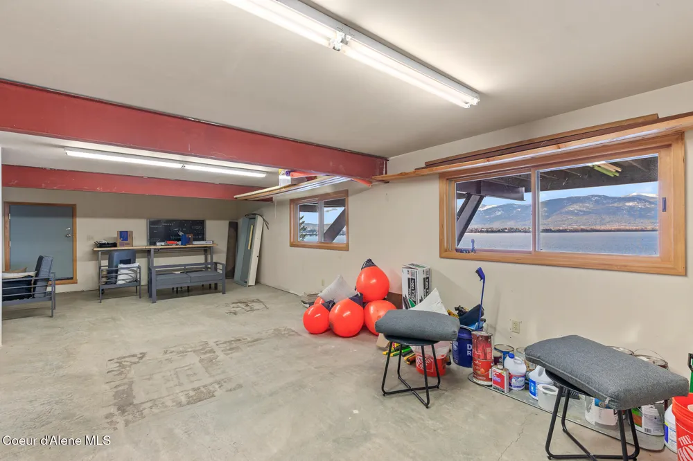 3361 Bottle Bay Road Sagle, ID 83860