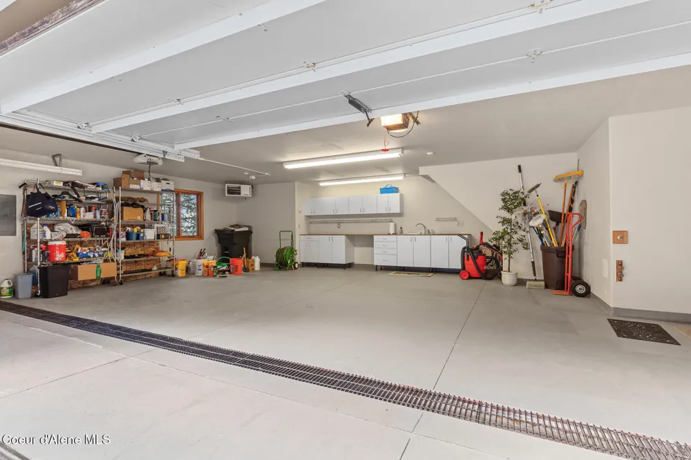 3361 Bottle Bay Road Sagle, ID 83860