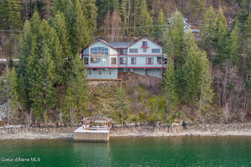 3361 Bottle Bay Road Sagle, ID 83860