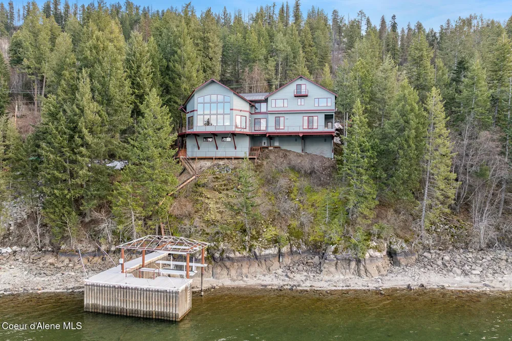 3361 Bottle Bay Road Sagle, ID 83860