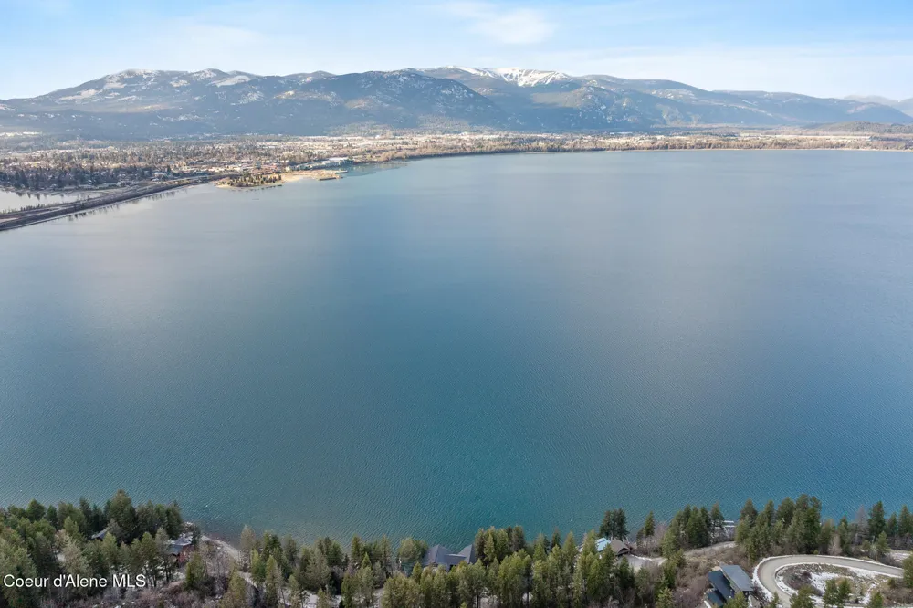 3361 Bottle Bay Road Sagle, ID 83860