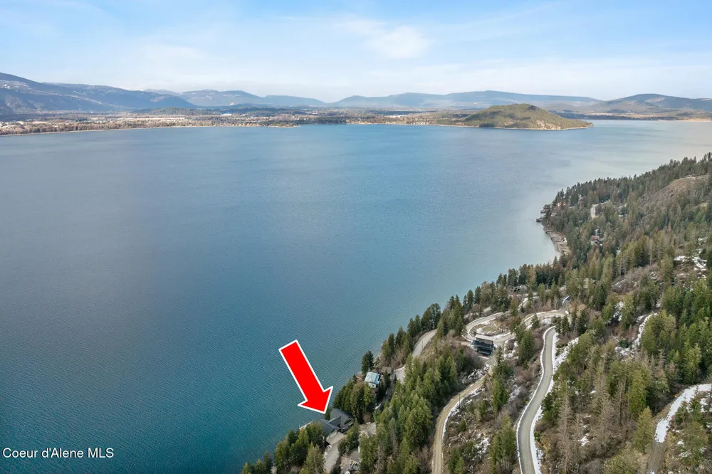 3361 Bottle Bay Road Sagle, ID 83860