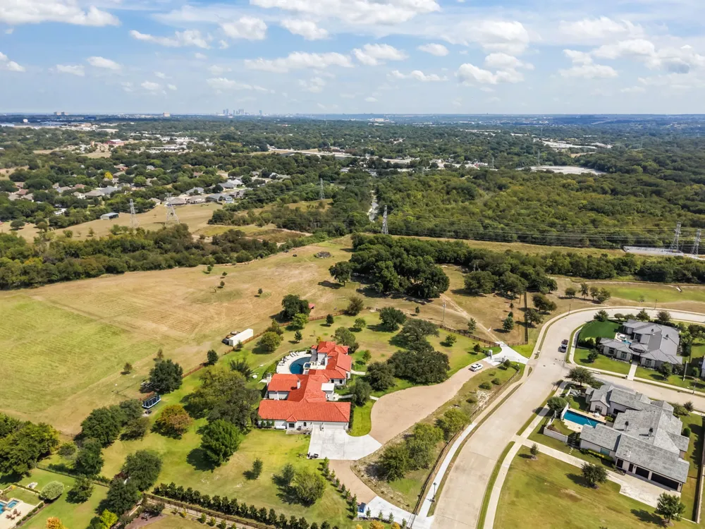 8317 Marys Creek Drive Benbrook, TX 76116