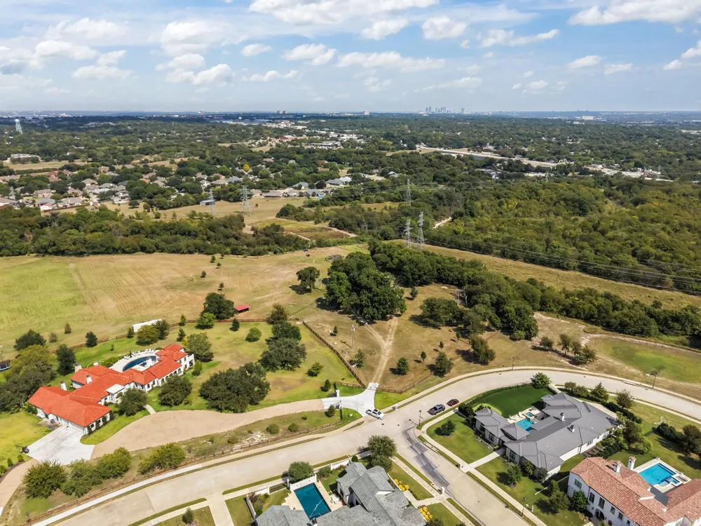 8317 Marys Creek Drive Benbrook, TX 76116