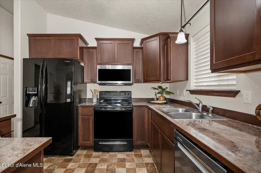 8263 Woodworth Street Post Falls, ID 83854