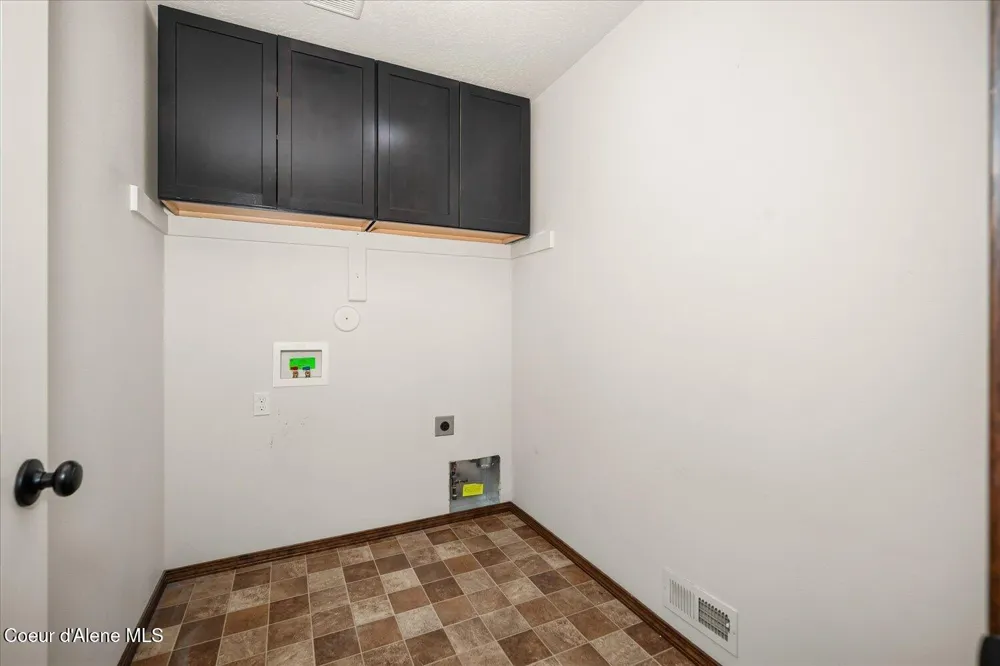 8263 Woodworth Street Post Falls, ID 83854