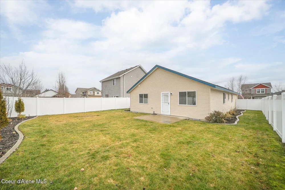 8263 Woodworth Street Post Falls, ID 83854