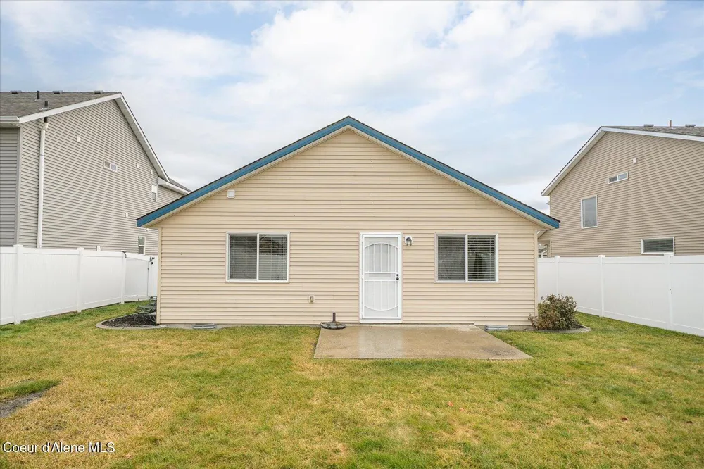 8263 Woodworth Street Post Falls, ID 83854