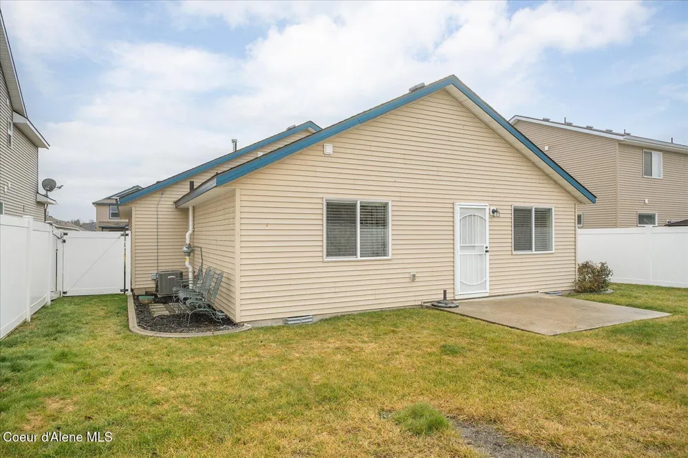 8263 Woodworth Street Post Falls, ID 83854