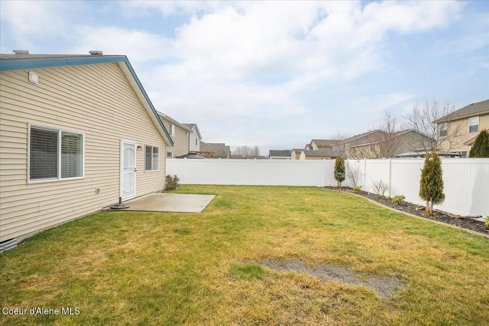 8263 Woodworth Street Post Falls, ID 83854