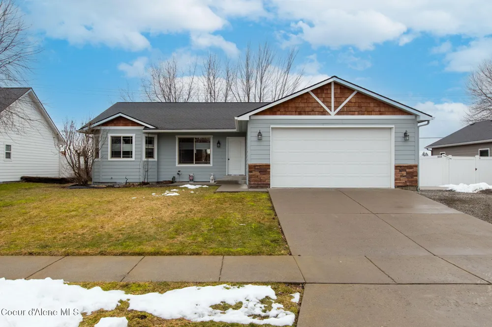 14743 Nixon Loop Rathdrum, ID 83858