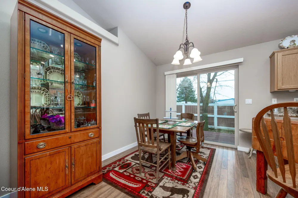 14743 Nixon Loop Rathdrum, ID 83858