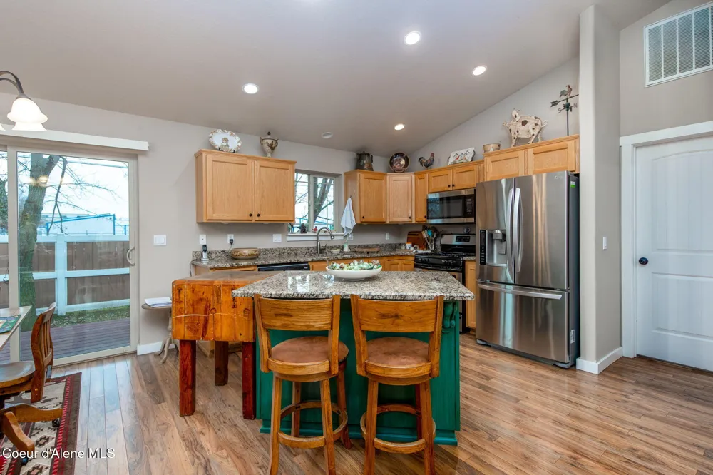 14743 Nixon Loop Rathdrum, ID 83858