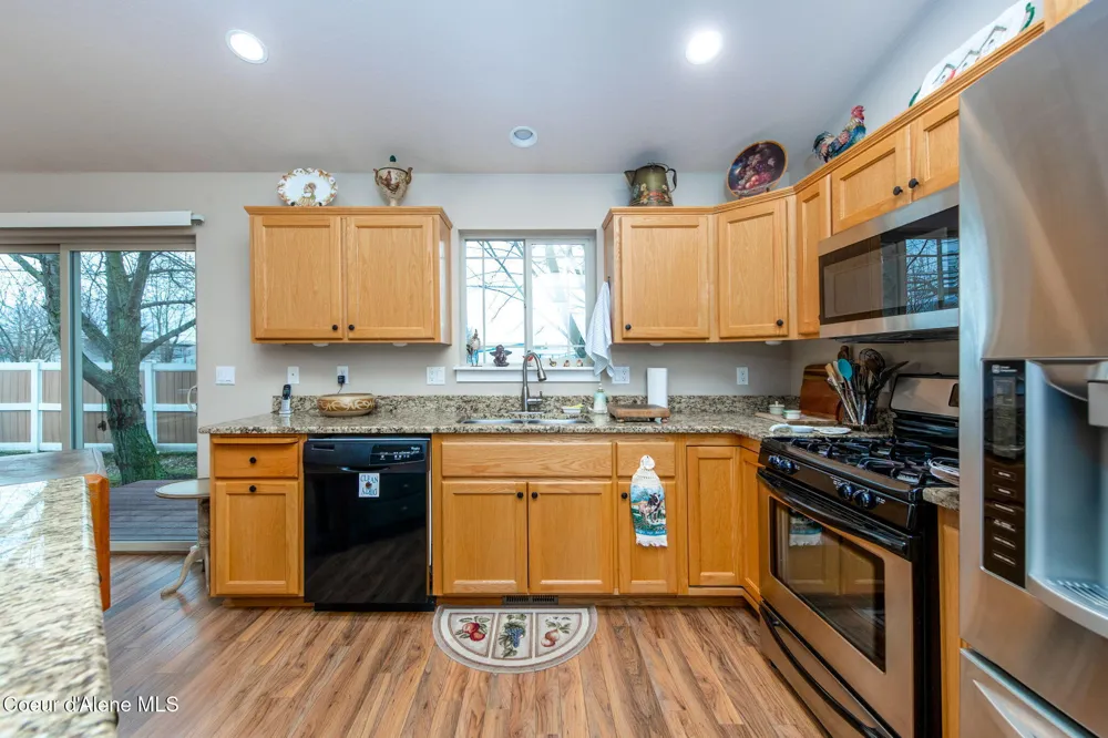 14743 Nixon Loop Rathdrum, ID 83858