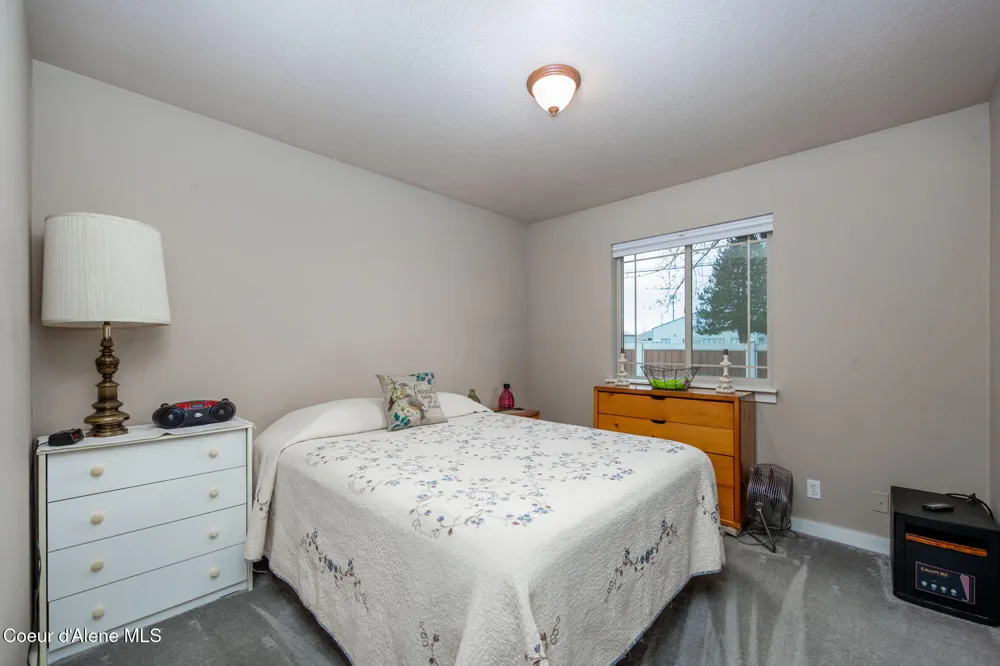 14743 Nixon Loop Rathdrum, ID 83858