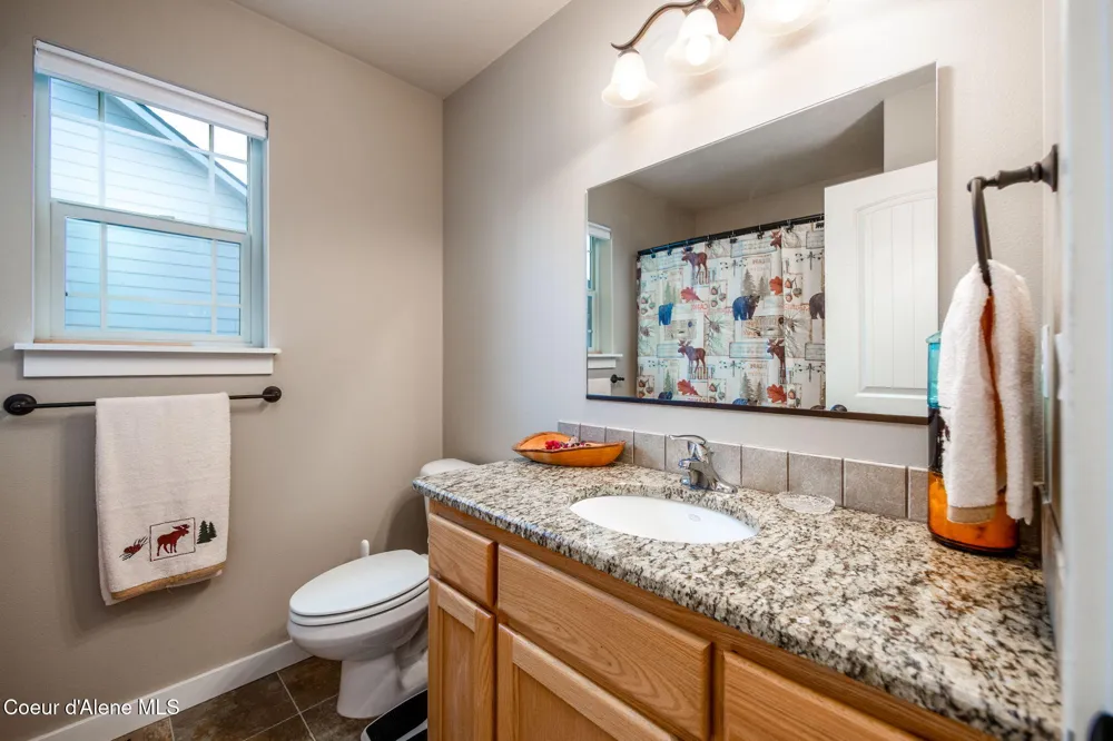 14743 Nixon Loop Rathdrum, ID 83858