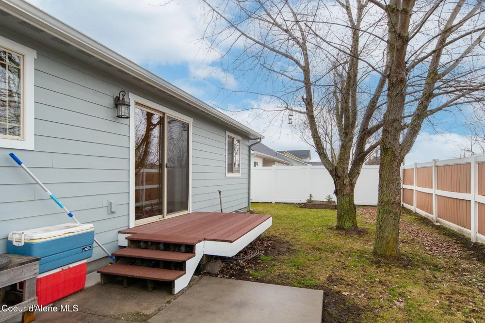 14743 Nixon Loop Rathdrum, ID 83858
