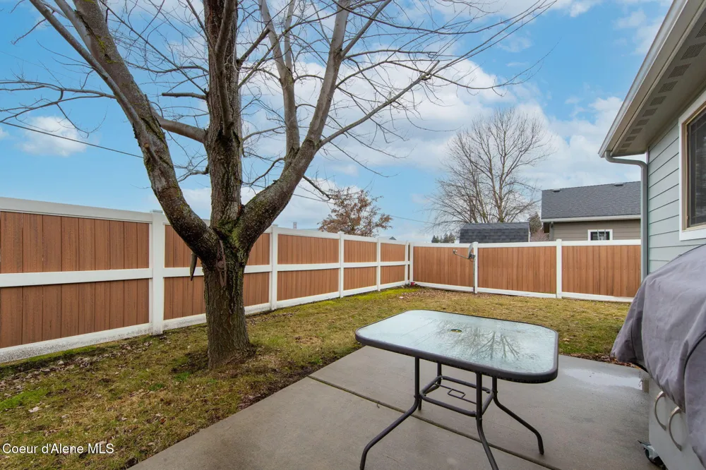 14743 Nixon Loop Rathdrum, ID 83858