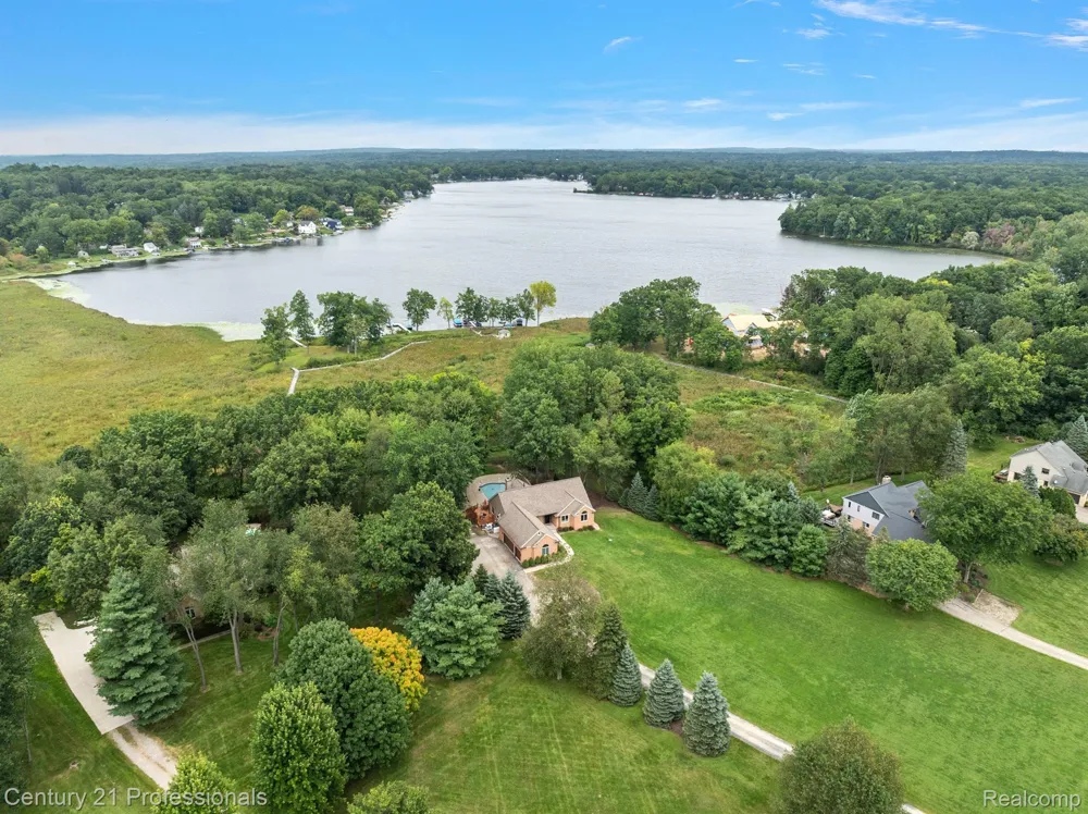 12120 SHAFFER ROAD Springfield Charter Township, MI 48350