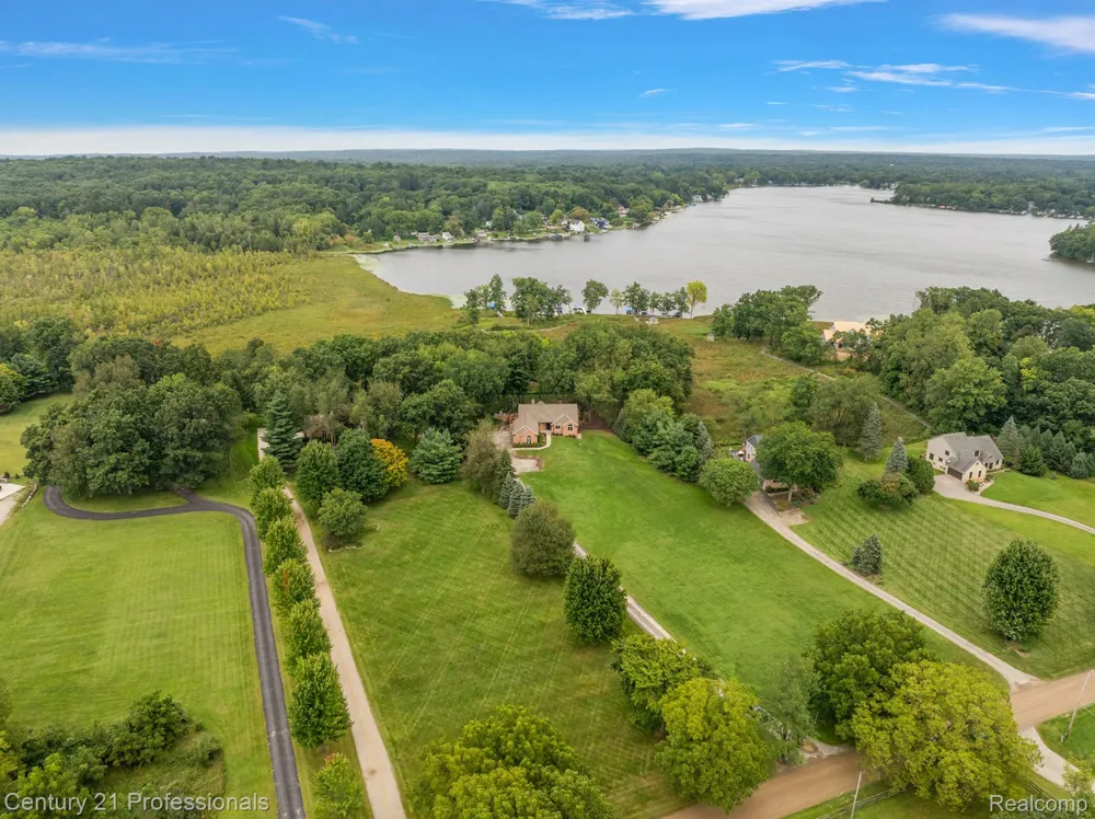 12120 SHAFFER ROAD Springfield Charter Township, MI 48350