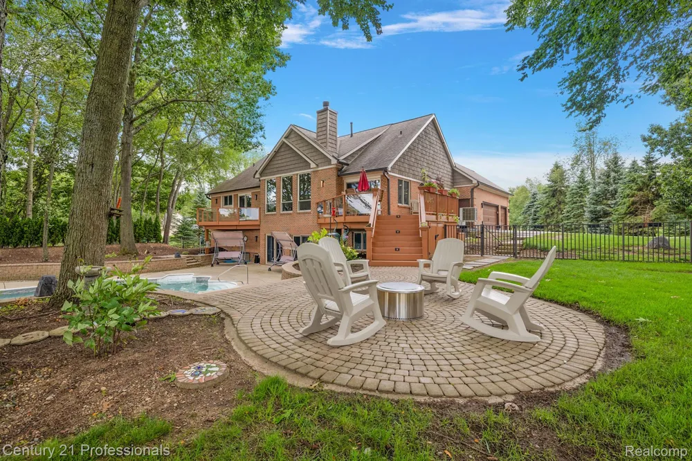 12120 SHAFFER ROAD Springfield Charter Township, MI 48350
