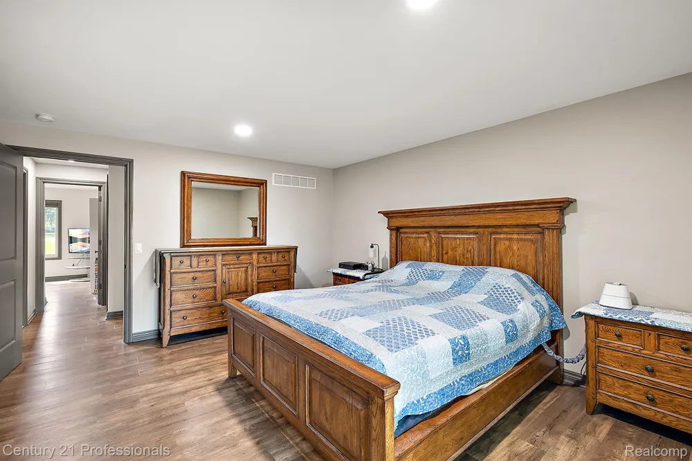 12120 SHAFFER ROAD Springfield Charter Township, MI 48350
