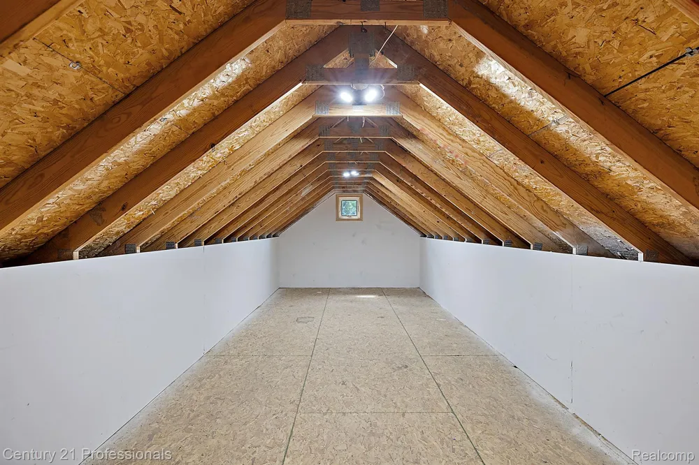 12120 SHAFFER ROAD Springfield Charter Township, MI 48350