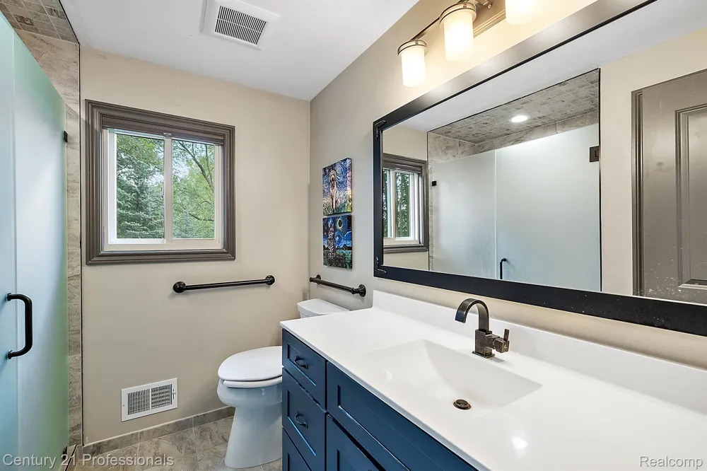 12120 SHAFFER ROAD Springfield Charter Township, MI 48350