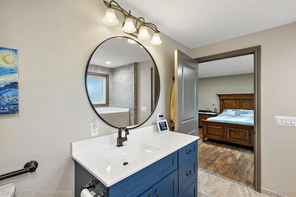 12120 SHAFFER ROAD Springfield Charter Township, MI 48350