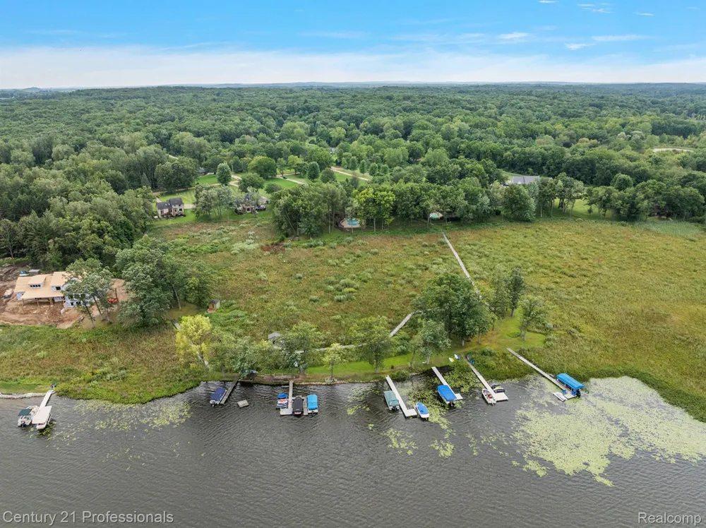 12120 SHAFFER ROAD Springfield Charter Township, MI 48350