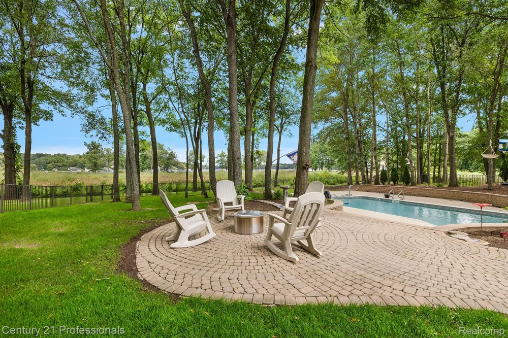12120 SHAFFER ROAD Springfield Charter Township, MI 48350