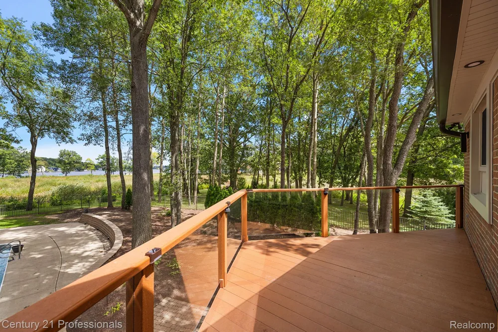 12120 SHAFFER ROAD Springfield Charter Township, MI 48350